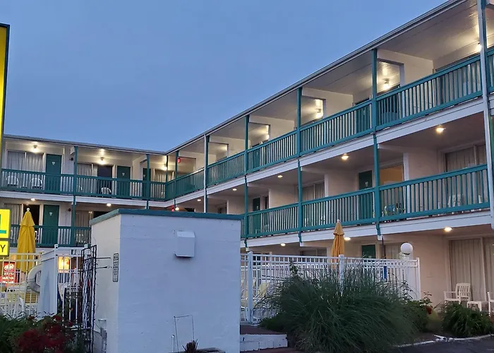 Shangri-la Motel 2*